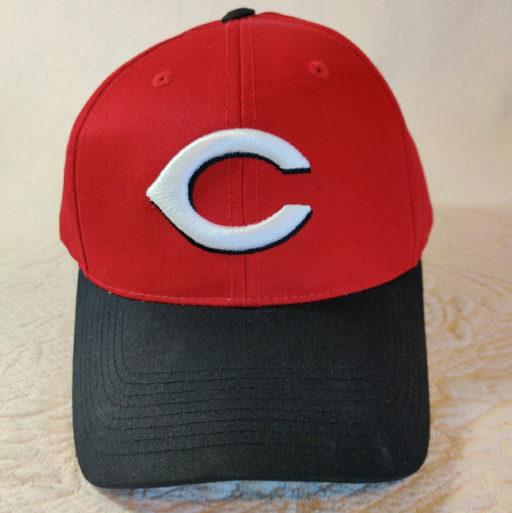 Vintage MLB Chicago Cubs Outdoor Cap Company Red With Black Bill & C Logo New